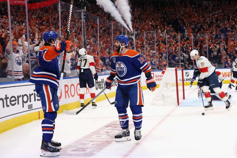 De Oilers wonnen met 8-1 in Game Vier van de Stanley Cup Finale