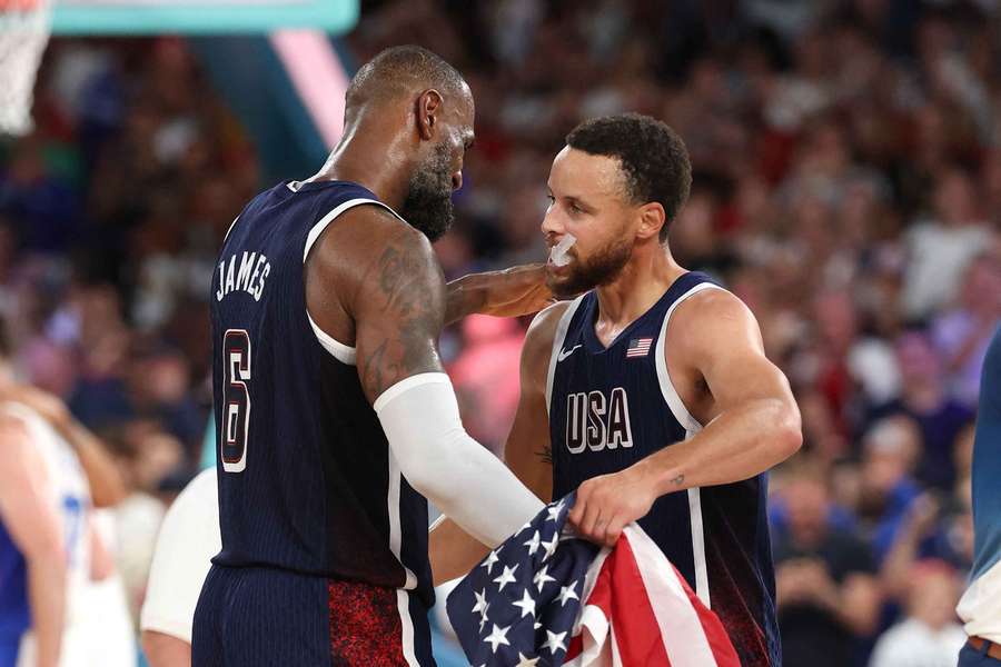 LeBron James e Stephen Curry não devem jogar em Los Angeles