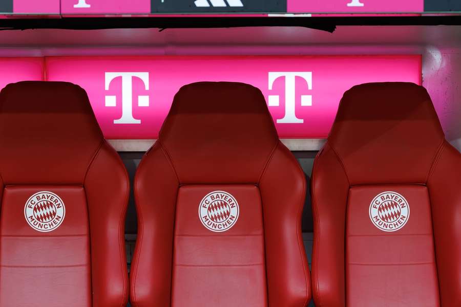 Schmidt war als Assistent von Jupp Heynckes tätig Schmidt war als Assistent von Jupp Heynckes tätig