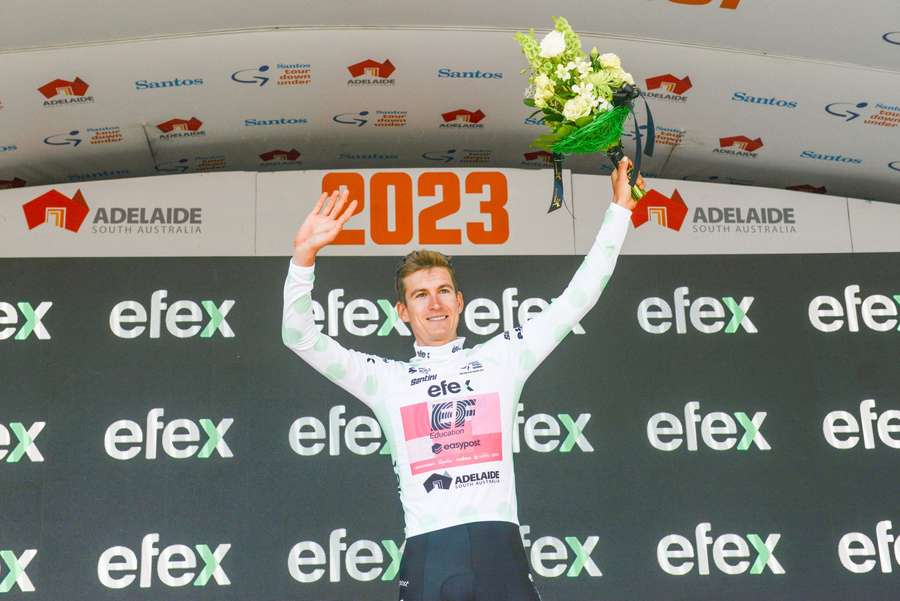 Danske Mikkel Honoré bliver hyldet som vinder af bjergkonkurrencen i Tour Down Under.