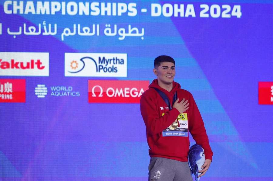 Diogo Ribeiro com a medalha de ouro