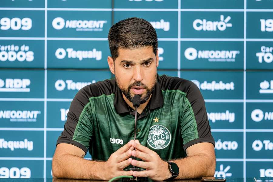 António Oliveira explicou a sua relação umbilical com o futebol