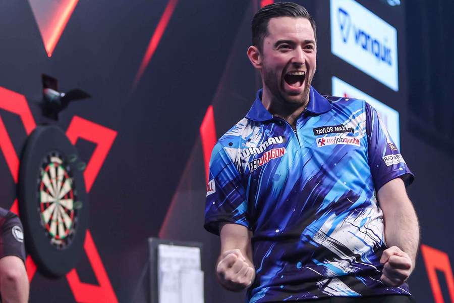 Luke Humphries hit a nine-darter en route to victory