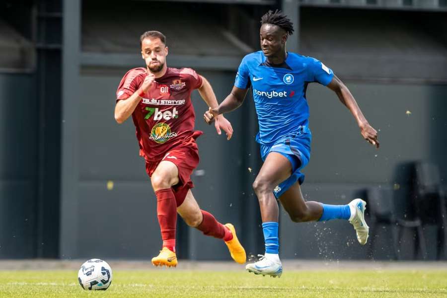 Faycal Konate (vpravo) by měl nakonec přeci jen skončit v Edenu.
