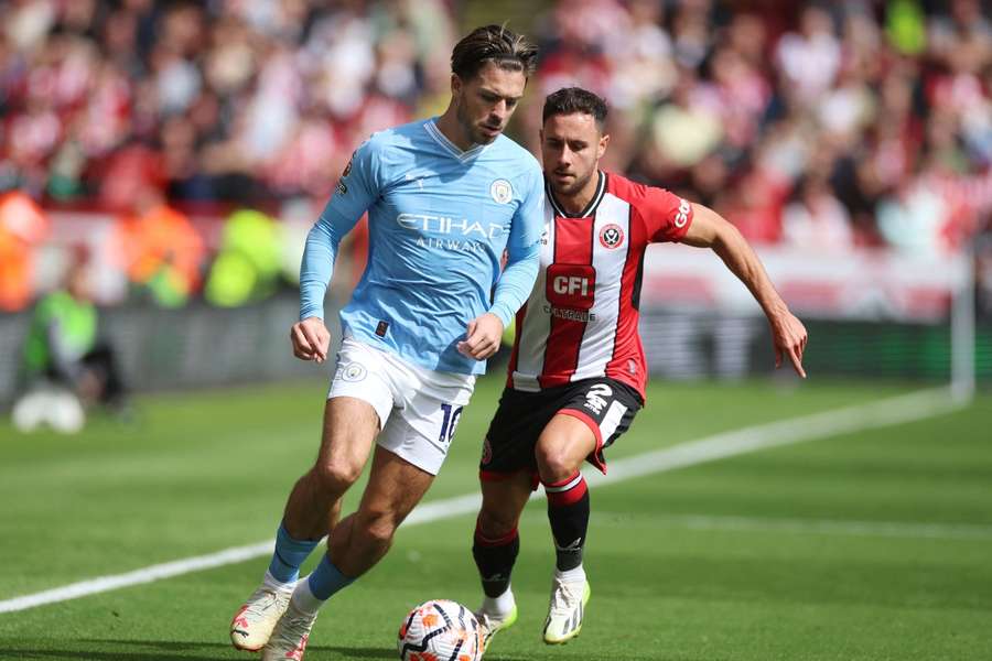 Grealish tem um problema no joelho
