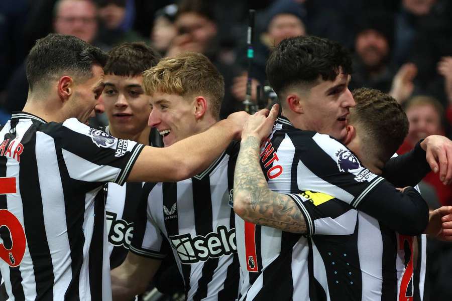 Newcastle subiu para a quinta posição da Premier League com vitória sobre o United 