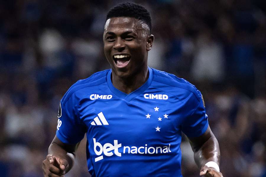 Néiser Villarreal está fora de jogo contra o Botafogo