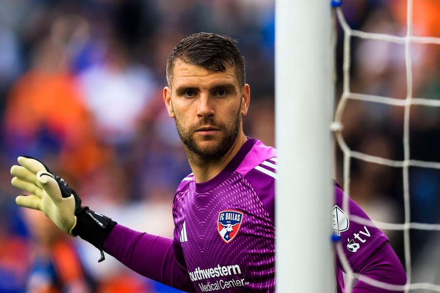 Maarten Paes is reportedly close to joining Ajax