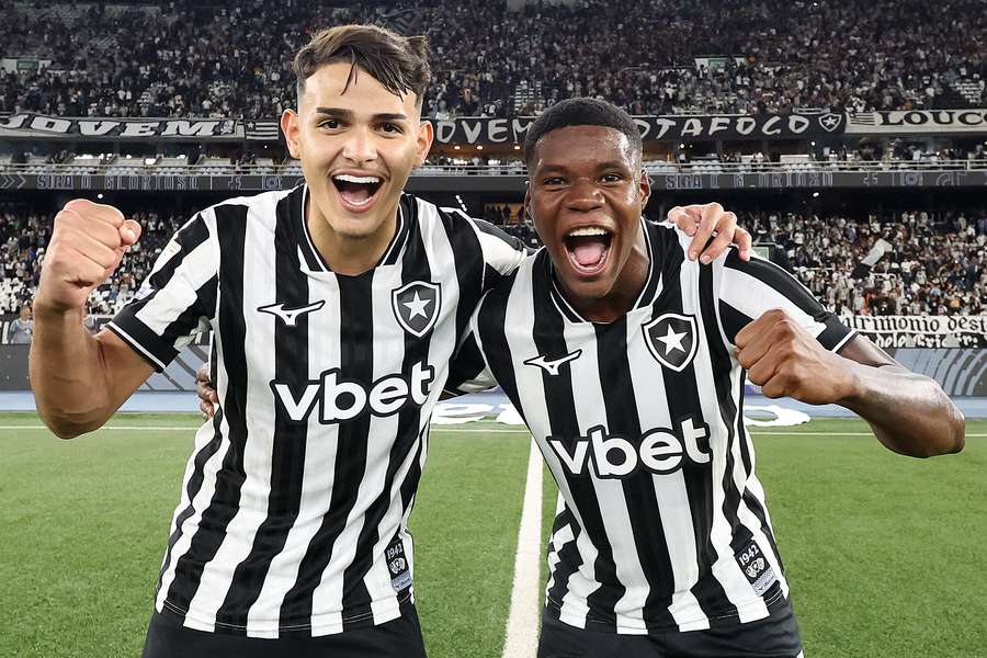 Lucas Emanuel e Kadir Barría, do Botafogo
