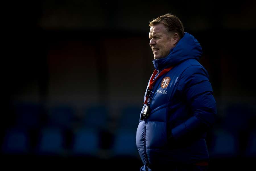 Ronald Koeman tijdens een training van het Nederlands elftal Ronald Koeman tijdens een training van het Nederlands elftal