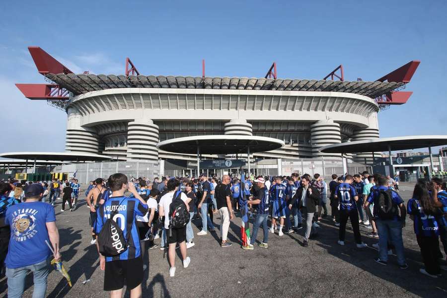 O estádio Giuseppe Meazza é casa do Milan e da Inter de Milão