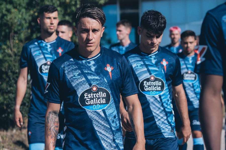 Jugadores del Celta saliendo del túnel de vestuarios