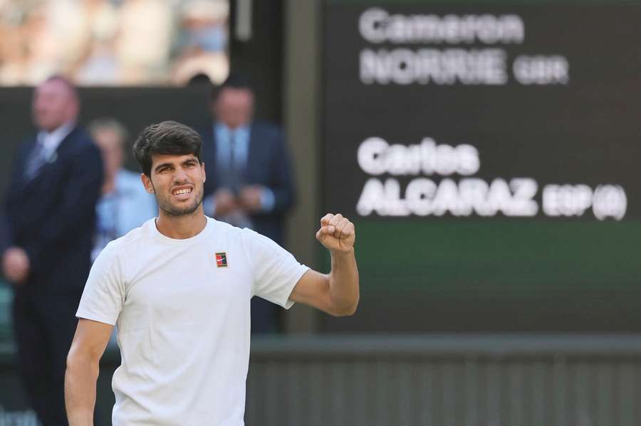 Carlos Alcaraz nedal šanci Norriemu a je v semifinále.