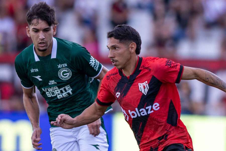 Atlético-GO e Goiás empataram em 1 a 1 no primeiro turno, na casa do Dragão Atlético-GO e Goiás empataram em 1 a 1 no primeiro turno, na casa do Dragão