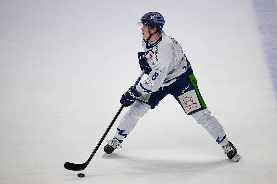 Joshua Samanski im Jersey der Straubing Tigers