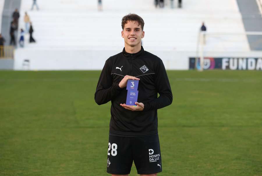 Rodrigo Cascavel está emprestado pelo Tondela à Académica Rodrigo Cascavel está emprestado pelo Tondela à Académica