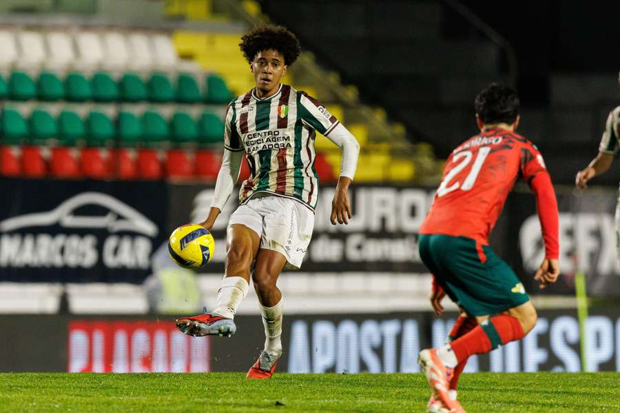 Oumar Ngom vai valer um encaixe superior aos 5 milhões de euros Oumar Ngom vai valer um encaixe superior aos 5 milhões de euros