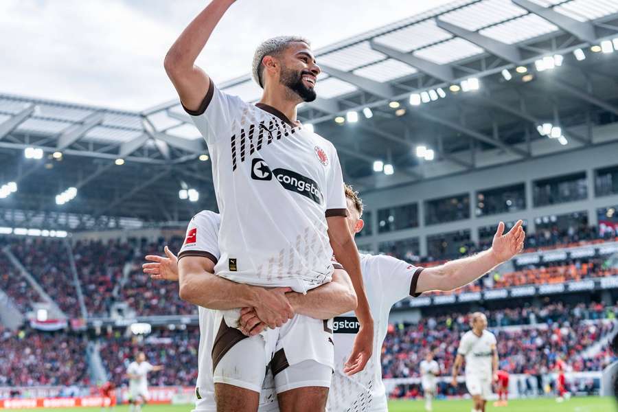 Elias Saad logró la primera victoria del FC St. Pauli en la Bundesliga en 13 años.