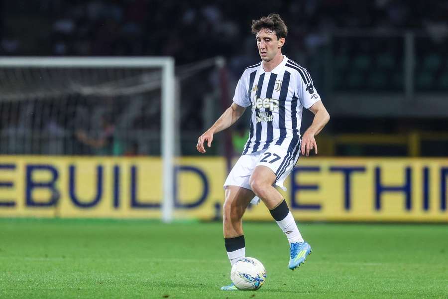 Barcelona make sensation swap offer for Juventus' Andrea Cambiaso ...
