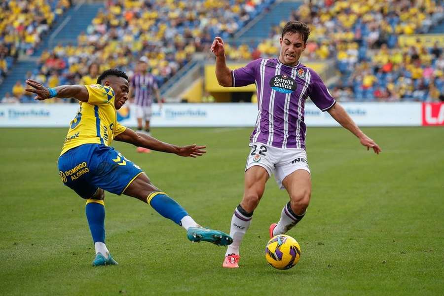 Real Valladolid coach Cocca rallies fans after victory over Betis