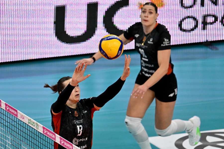 Radom, 19.12.2025. Siatkarkia UNI Opole Margaret Speaks (L) podczas meczu 11. kolejki Ekstraklasy z Moya Radomką Radom.