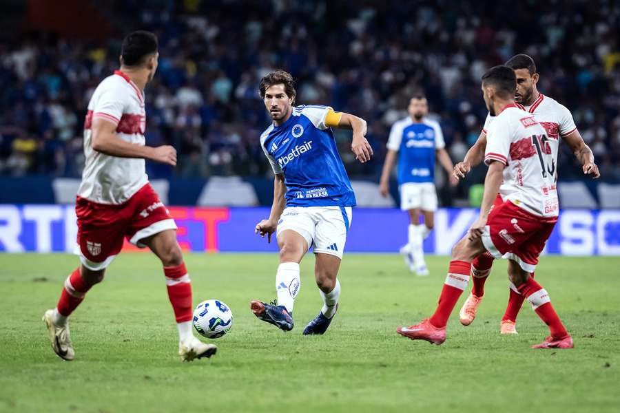 Na ida, Cruzeiro e CRB ficaram no 0 a 0