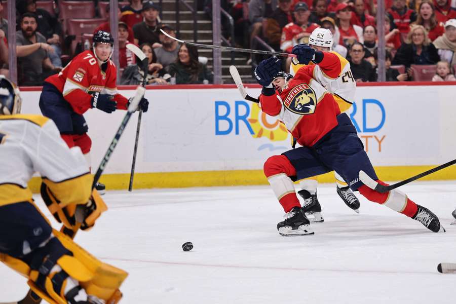 13 goli w wygranym meczu broniących tytułu Panthers 13 goli w wygranym meczu broniących tytułu Panthers