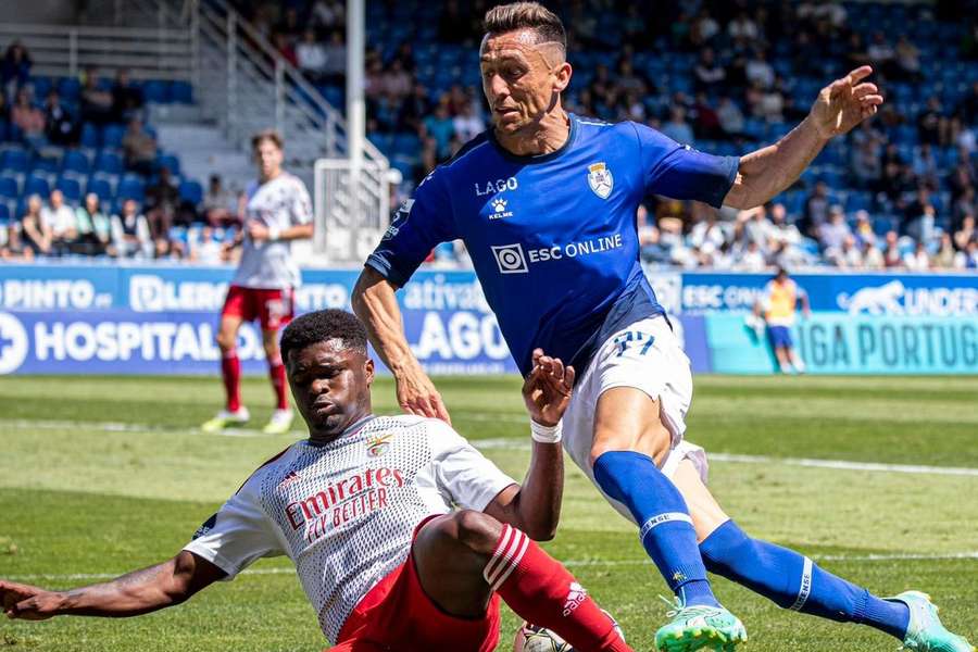 Tiago Dias ao serviço do Feirense