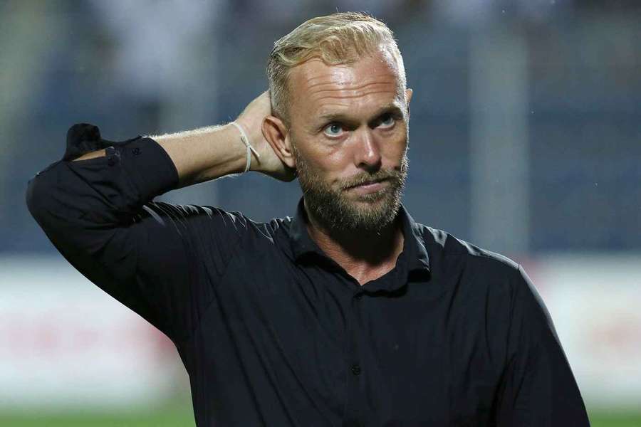 Trenér Roman West se prý rozmyslel a Baníku dá košem. Trenér Roman West se prý rozmyslel a Baníku dá košem.