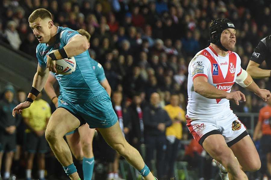 Leeds Rhinos claim dramatic late victory over St Helens