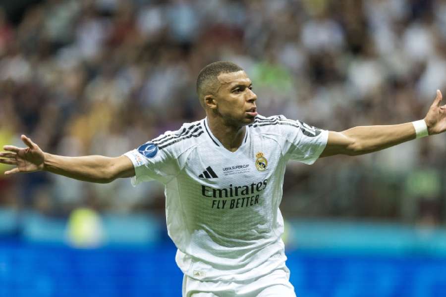 Mbappé avec le maillot du Real.