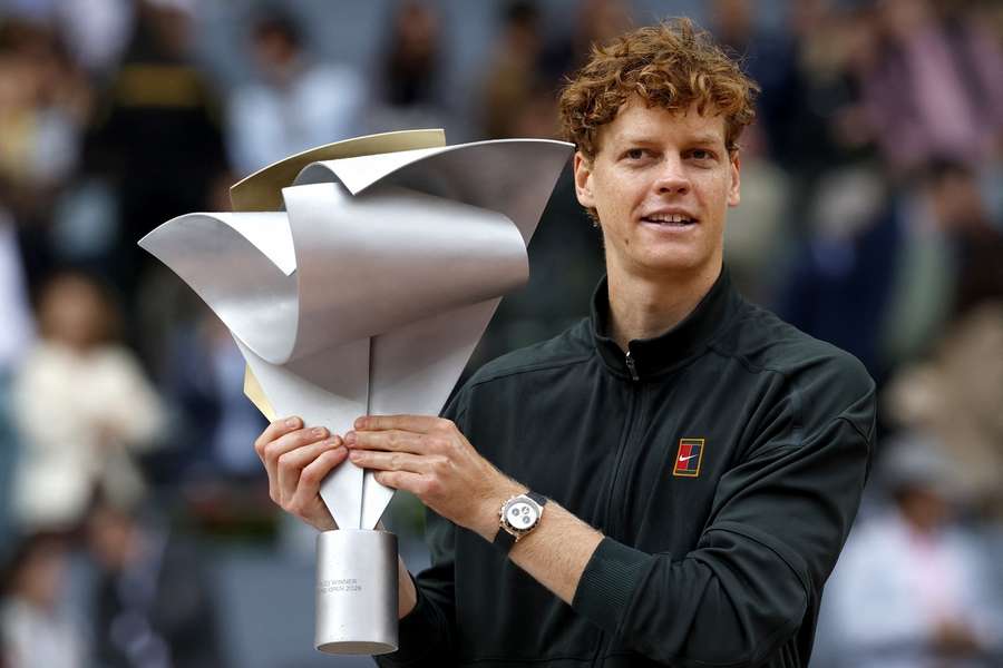 Jannik Sinner ovládl Madrid a přepsal historii.