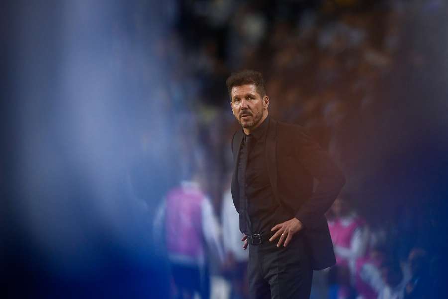 Diego Simeone lamentou derrota no Dragão e eliminação das competições europeias