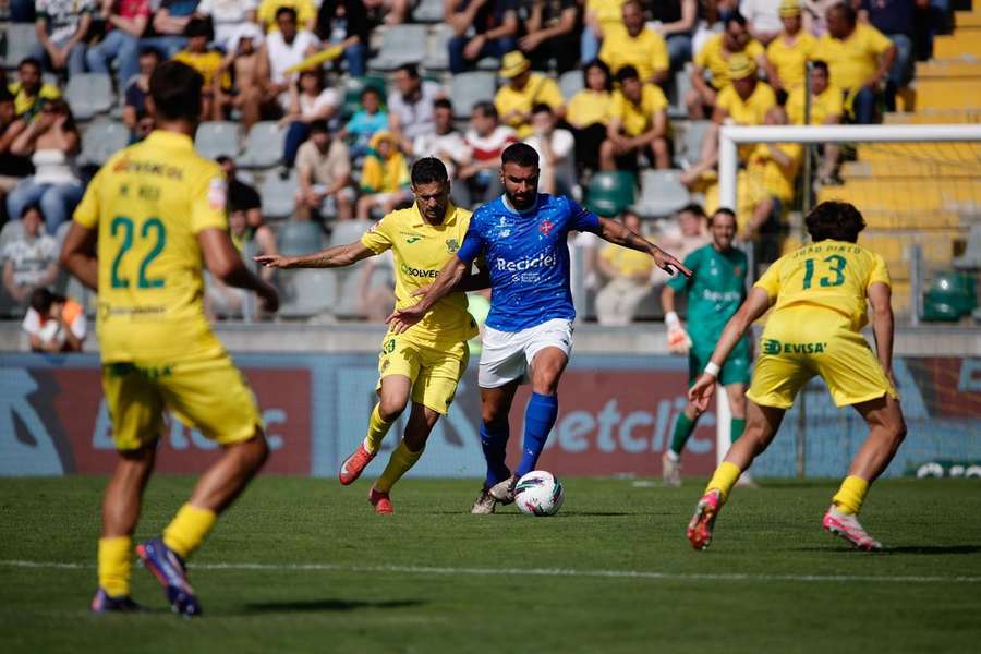 Paços de Ferreira e Belenenses na Capital do Móvel
