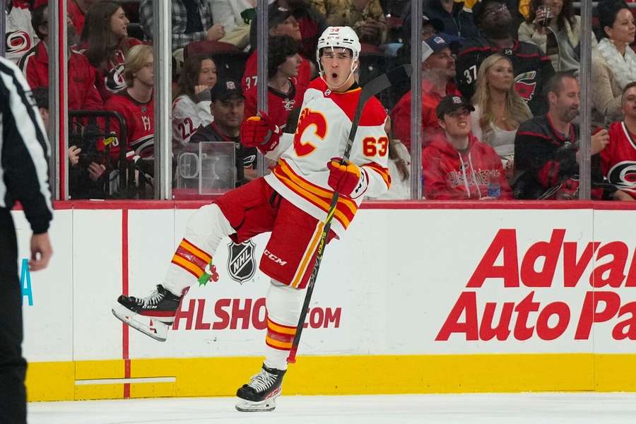 Nejproduktivnější Slovák v NHL patří k lídrům Flames. Ružička chce být jako Malkin