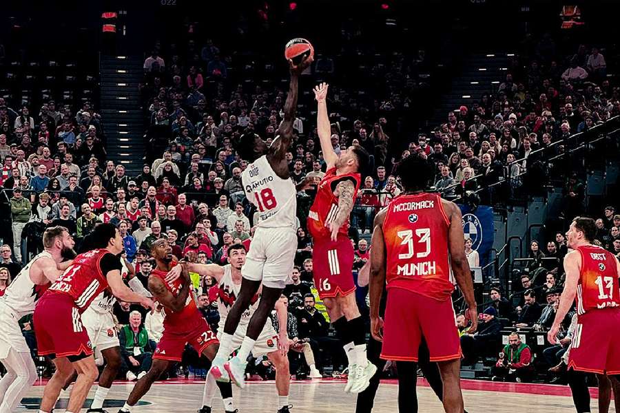 Diop, del Baskonia, en un duelo