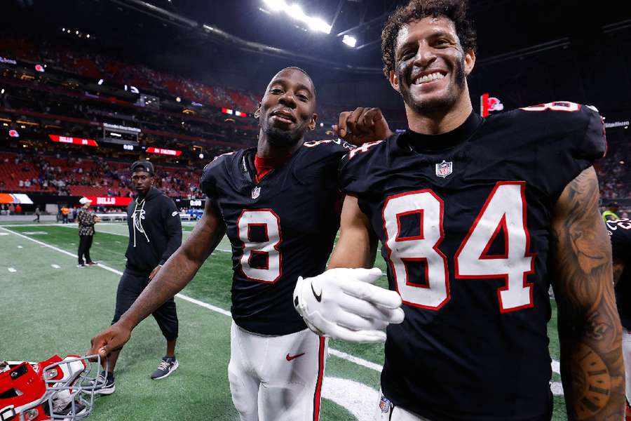 Die Atlanta Falcons feiern den Erfolg über die Buffalo Bills.