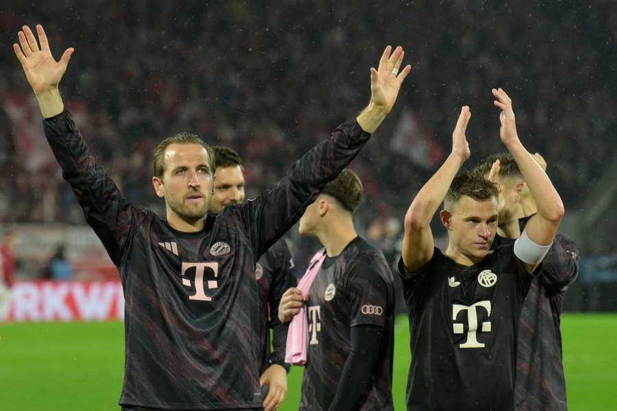 Kane et Kimmich célébrant la qualification mercredi.
