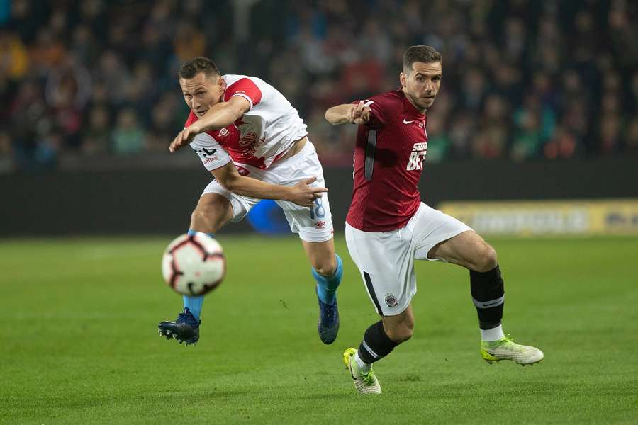 Chipciu într-un derby cu Slavia Chipciu într-un derby cu Slavia