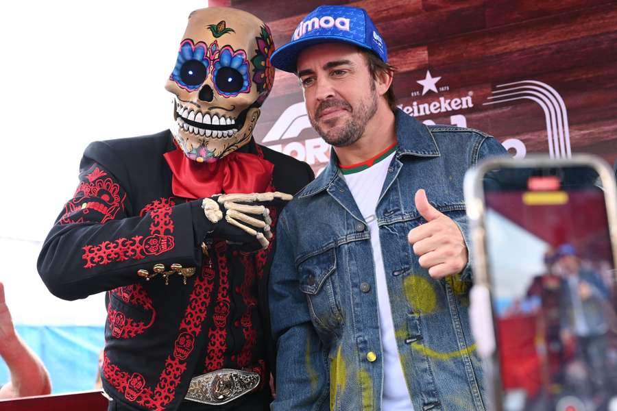 Fernando Alonso, atualmente na Alpine, comparou o domínio de Hamilton ao de Michael Schumacher