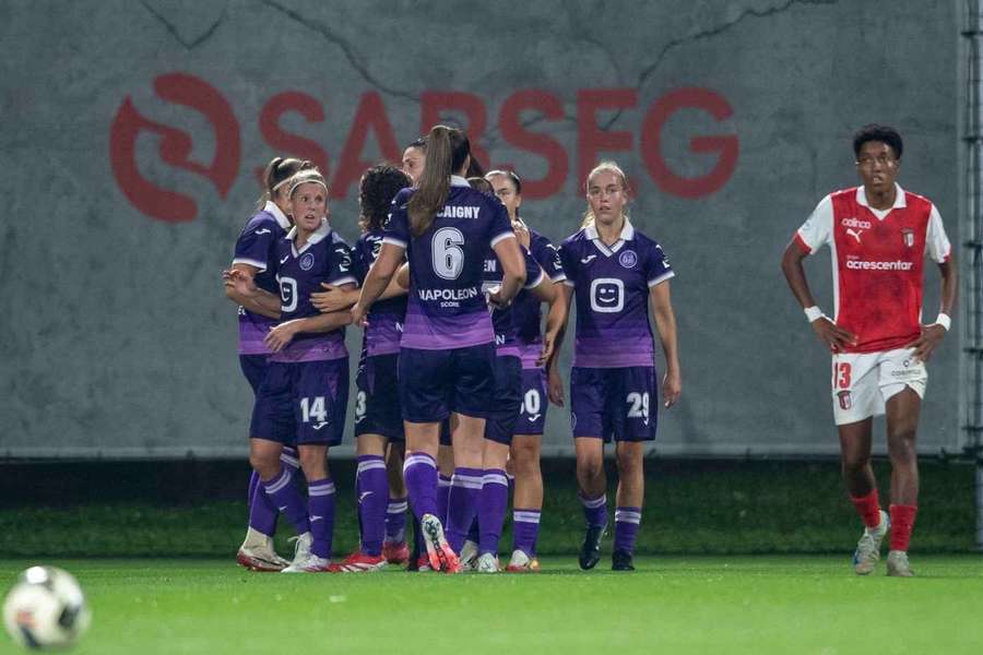 Anderlecht deu a volta ao marcador no prolongamento