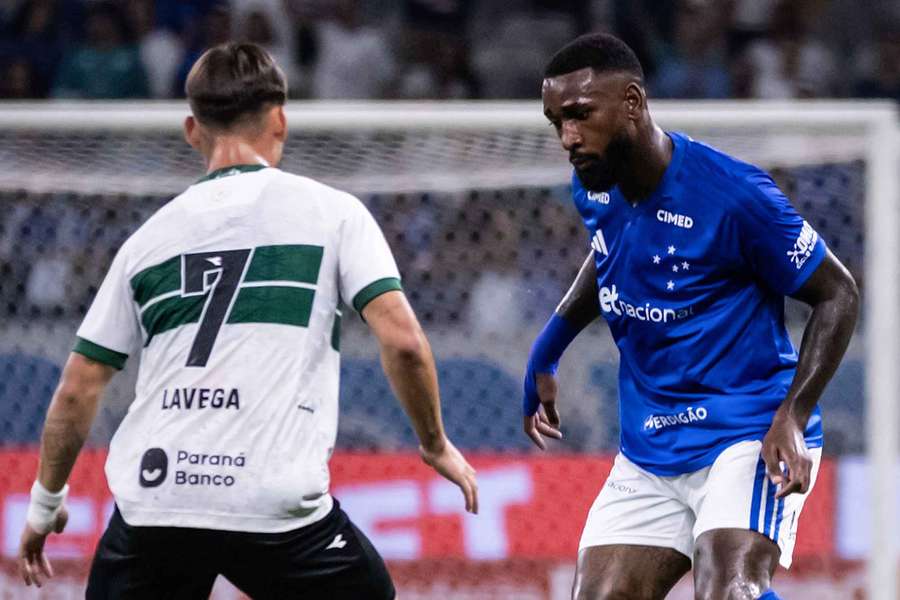 No primeiro turno, o Coritiba venceu o Cruzeiro no Mineirão No primeiro turno, o Coritiba venceu o Cruzeiro no Mineirão