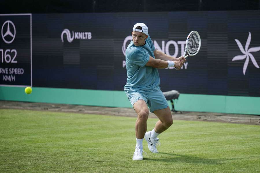 Tenis Flash: Hurkacz i Majchrzak walczą w Holandii Tenis Flash: Hurkacz i Majchrzak walczą w Holandii