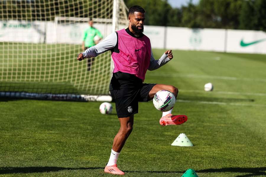 St Juste en el entrenamiento del Sporting 