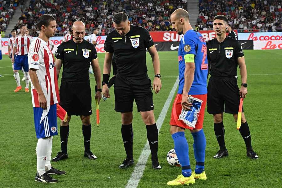 Juri Cisotti, față în față cu Vlad Chiricheș, înainte de un duel FCSB - Oțelul
