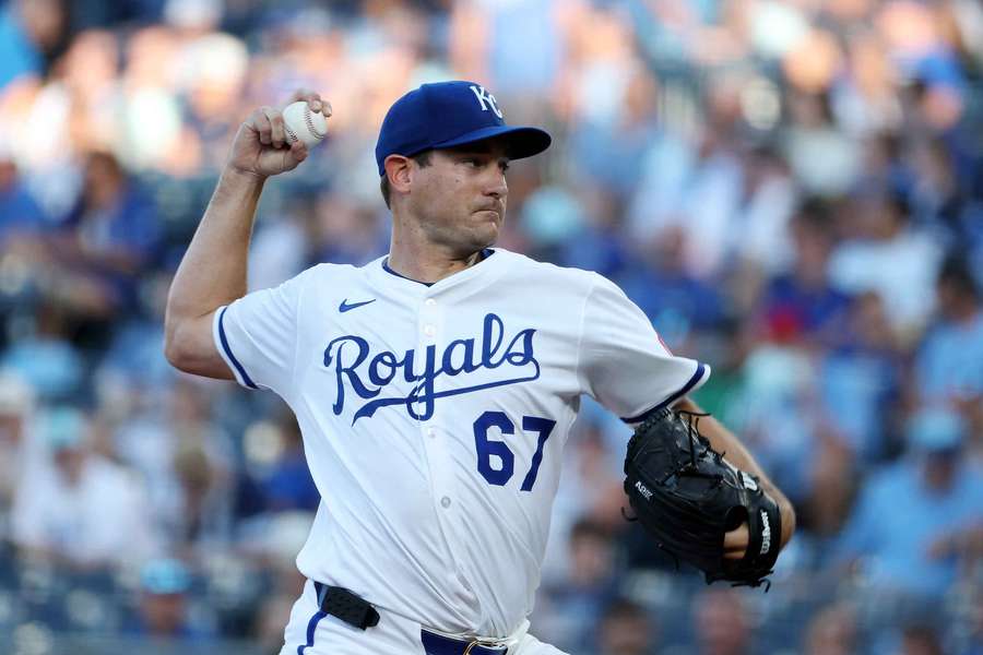 Kansas City Royals' Seth Lugo throws a pitch in a game against the Pittsburgh Pirates (2025)
