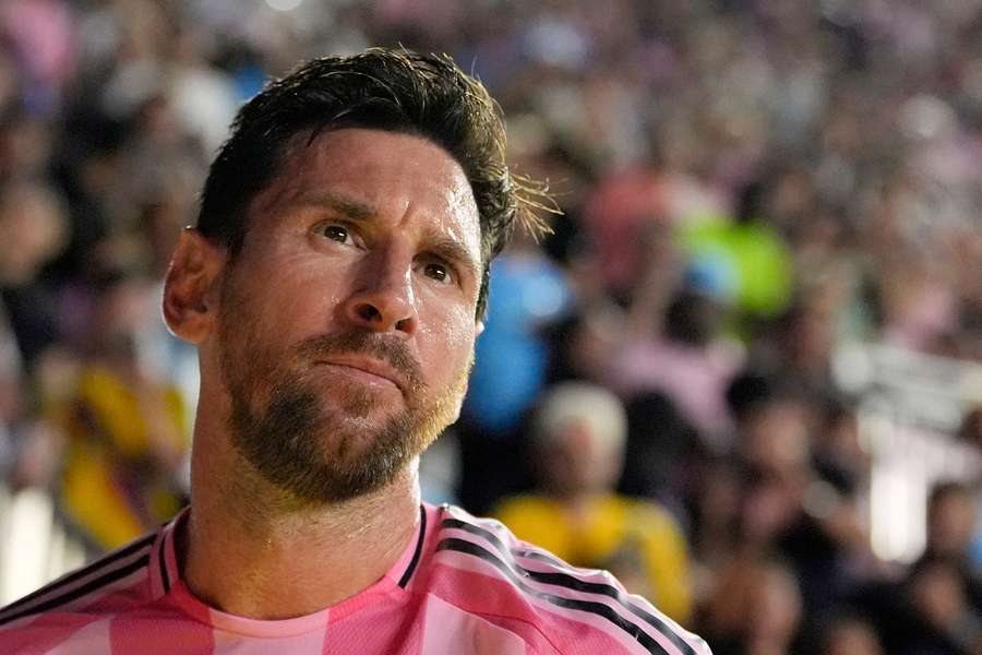 Lionel Messi kann aktuell nur zuschauen.