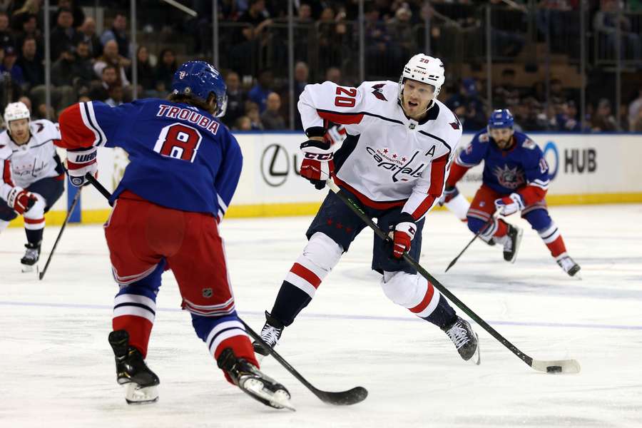 33-årige Lars Eller står noteret for 410 point i sin NHL-karriere.