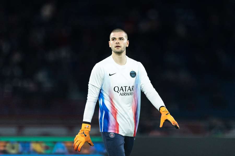 Lucas Chevalier ao serviço do PSG