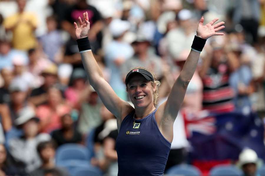 Laura Siegemund feiert den Einzug in die dritte Runde der Australian Open.